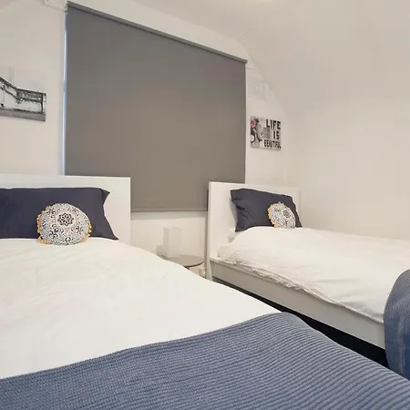 Appartamento October Disc - Long - Contractors Bristol