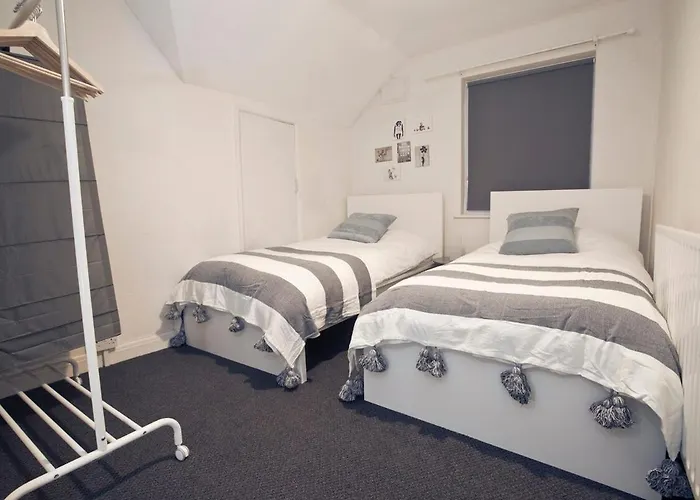 October Disc - Long - Contractors