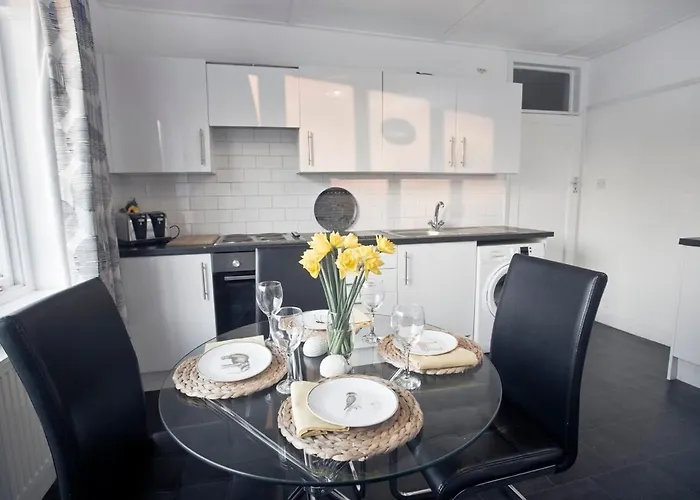 October Disc - Long - Contractors Bristol