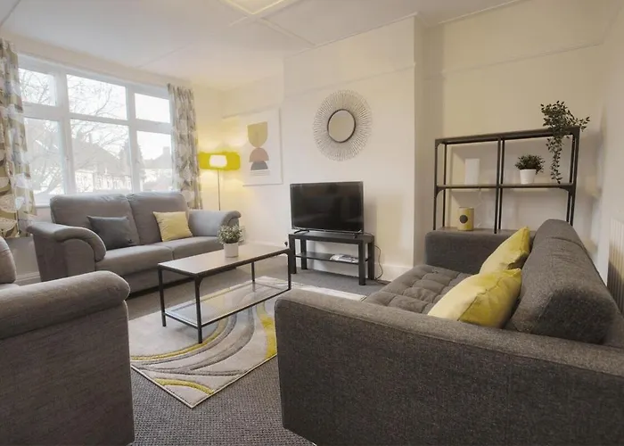 October Disc - Long - Contractors Bristol