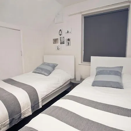 Appartement October Disc - Long - Contractors Bristol