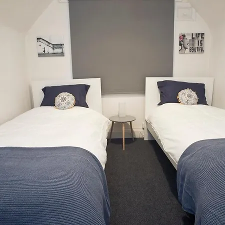 October Disc - Long - Contractors