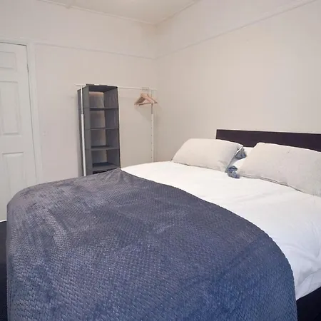 Appartement October Disc - Long - Contractors Bristol