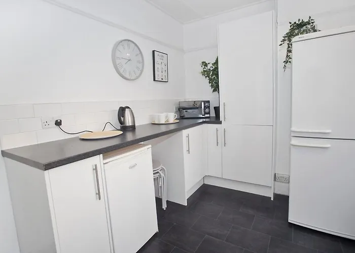 October Disc - Long - Contractors Bristol