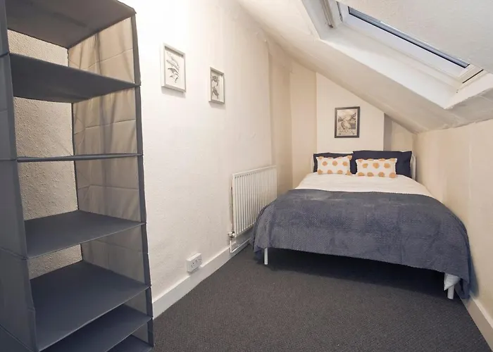 October Disc - Long - Contractors Bristol